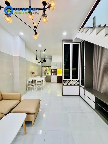 Gần chợ Vườn Lài ngã tư ga hẻm ô tô nhà ngon vào ở ngay nhìn là thích