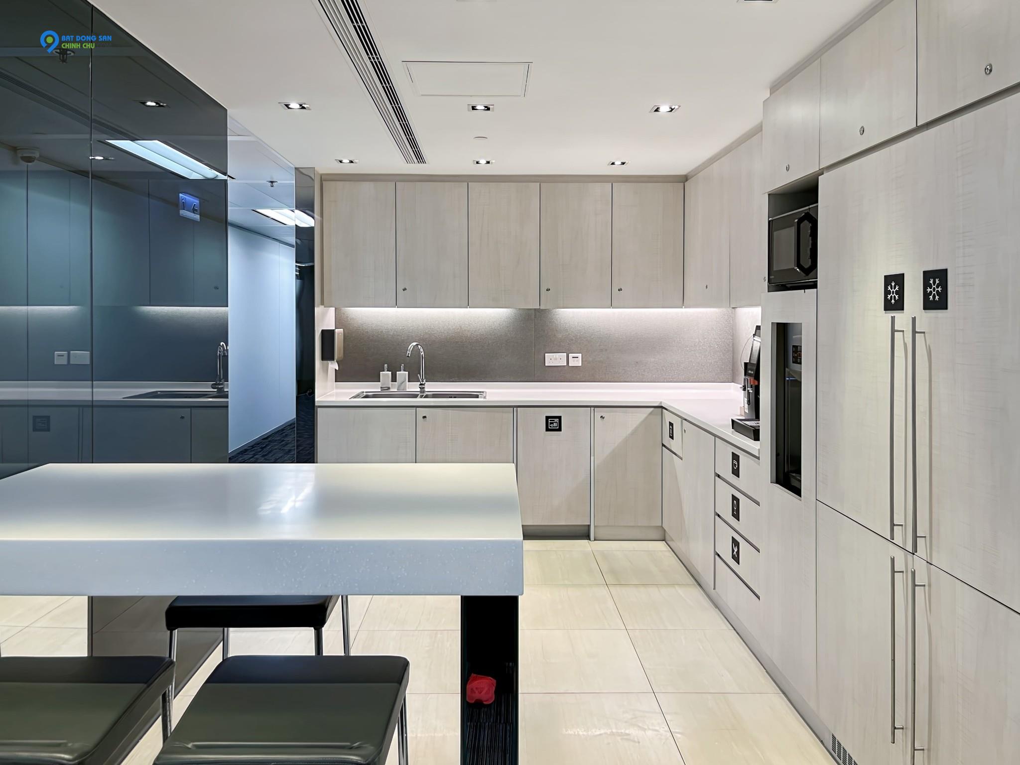Hoa hậu Cầu Giấy, bán tòa căn góc 8 tầng, 200m2, chỉ 149 tỷ, phố Dịch Vọng Hậu