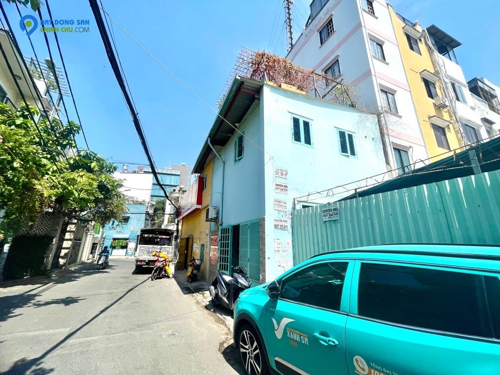 LÔ GÓC PHỐ - NGANG BỀ THẾ HƠN 13M - NGAY NGUYỄN VĂN TRỖI - NGUYỄN ĐÌNH CHÍNH.