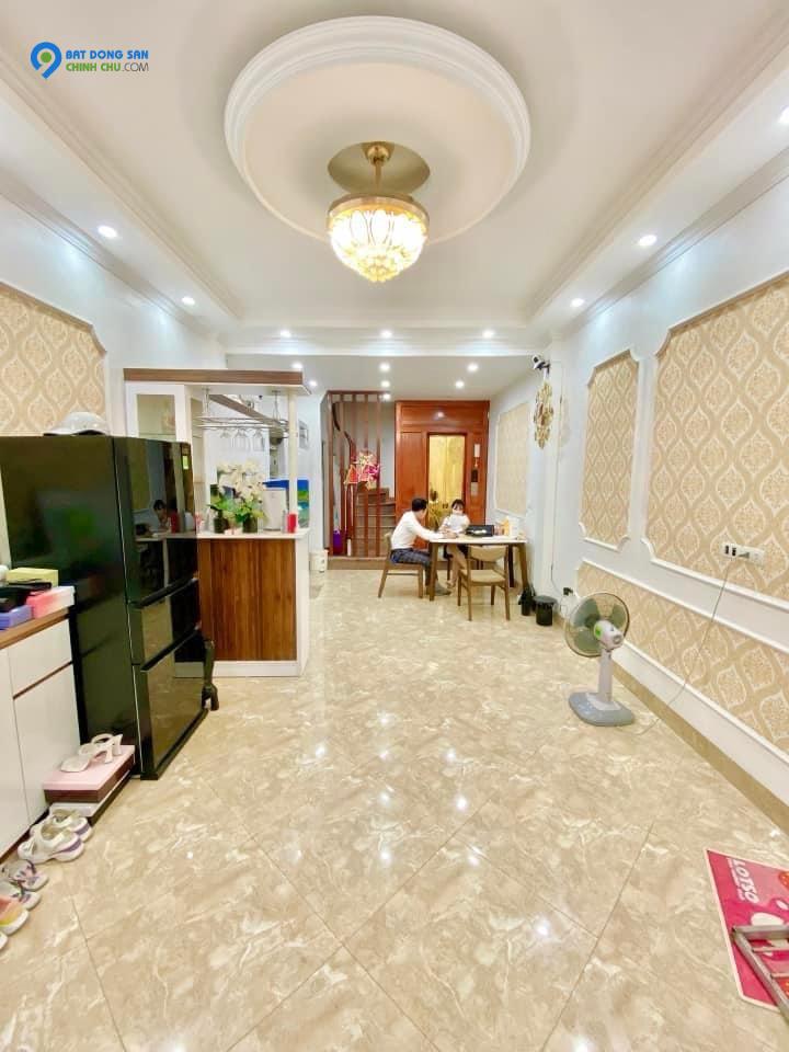 LÔ GÓC, THANG MÁY, NHÀ ĐẸP TẠI TRUNG KÍNH, 45M2 CHỈ 9,2 TỶ. LIÊN HỆ 0931550333