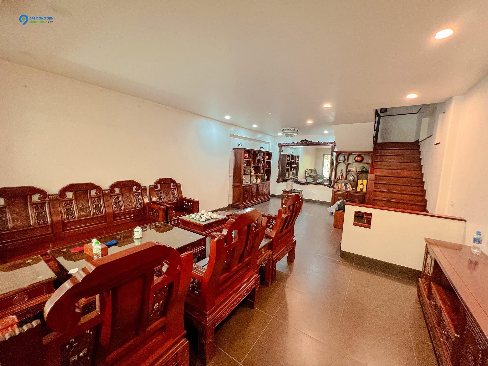 Liền kề VIP Lạc Long Quân - View Hồ – Ô tô vào nhà – 83m² x 6T, MT 5.5m – Thang máy
