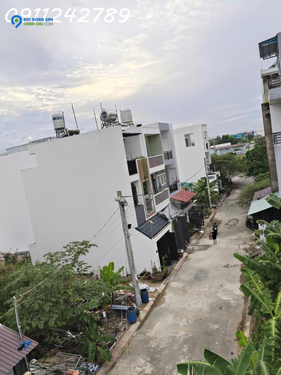 Lô đất rẻ nhất Samsung Village, Bưng Ông Thoàn, Phú Hữu, DT 51,6m2 giá 3,15 tỷ - LH 0911242789