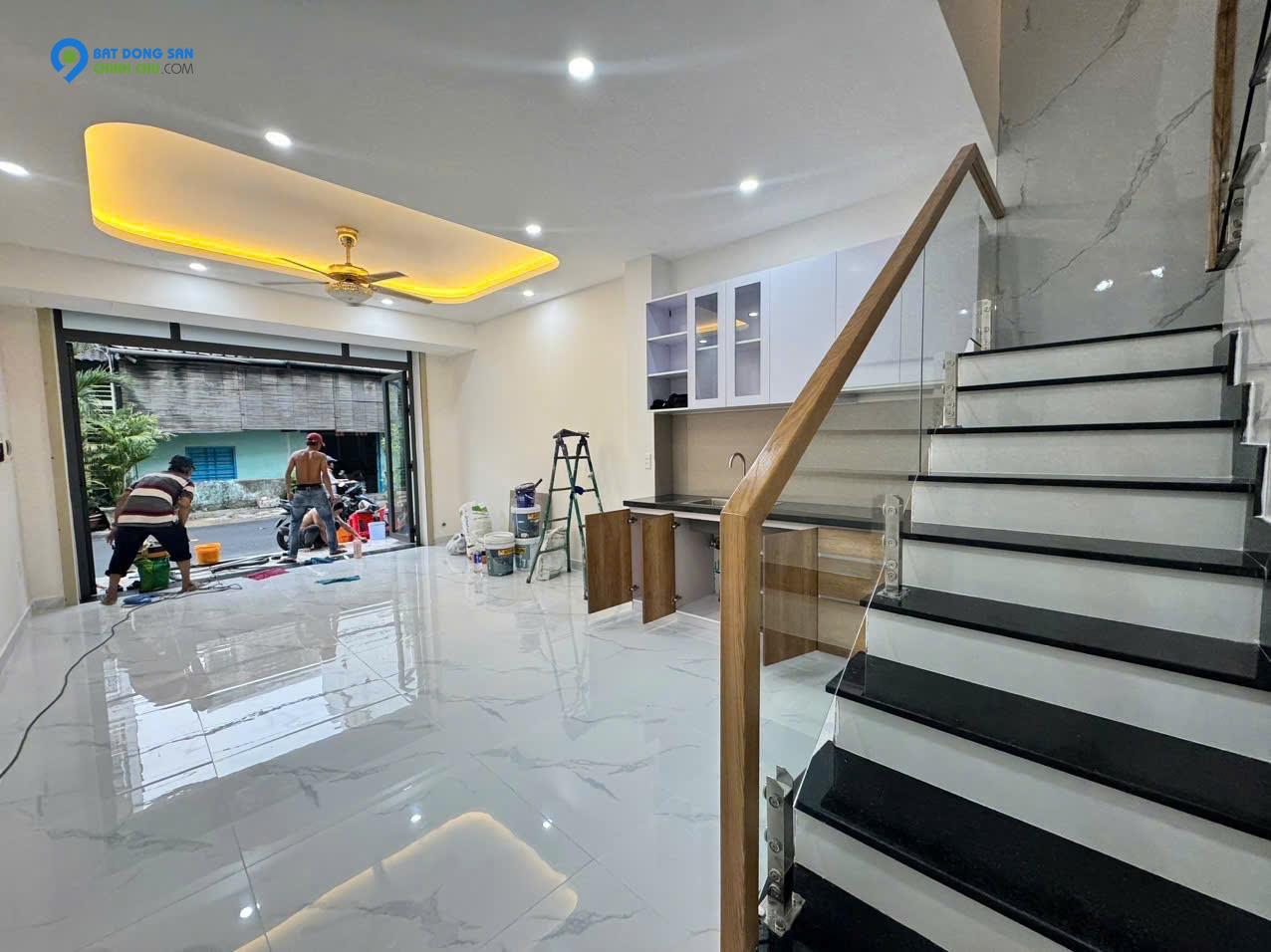MẶT TIỀN QUÁ RẺ TRUNG TÂM QUẬN 8 -KINH DOANH ĐỈNH  CHỈ NHỈNH 100tr/m2- SỔ NỞ HẬU ĐẸP A4 - HIẾM TRONG KHU VỰC.