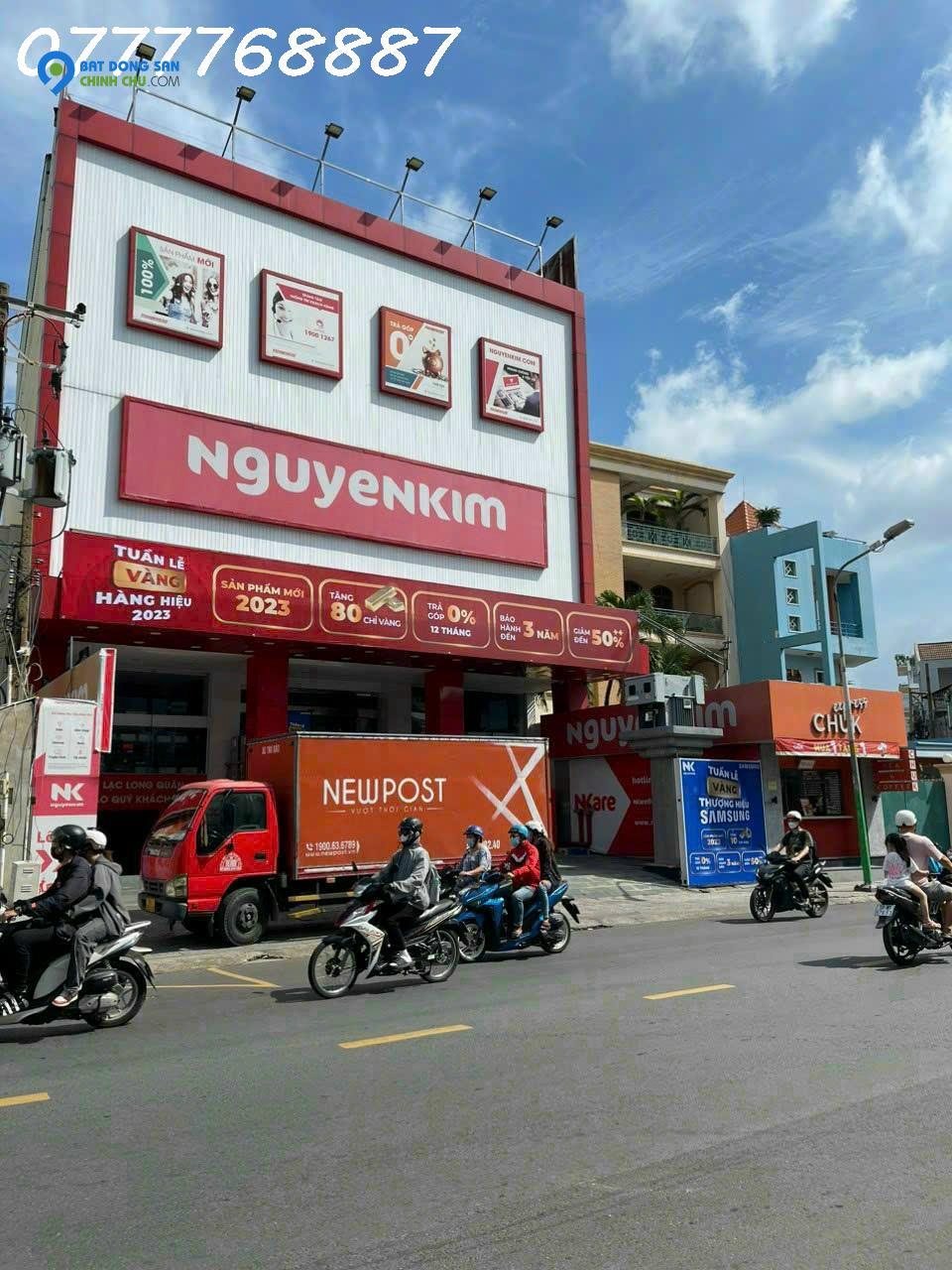 Mặt tiền 132 Đông Hồ, Tân Bình. Khu bán vải.