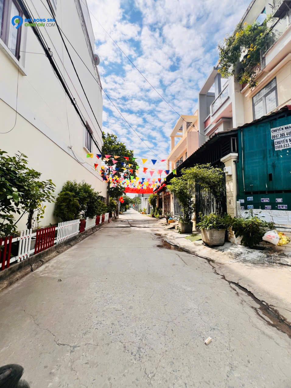 NHÀ KHU ĐỒNG BỘ CỰC ĐẸP ĐẼ VĂN MINH! ĐƯỜNG 8M Ô TÔ ĐẬU CỬA, GIÁP GÒ VẤP