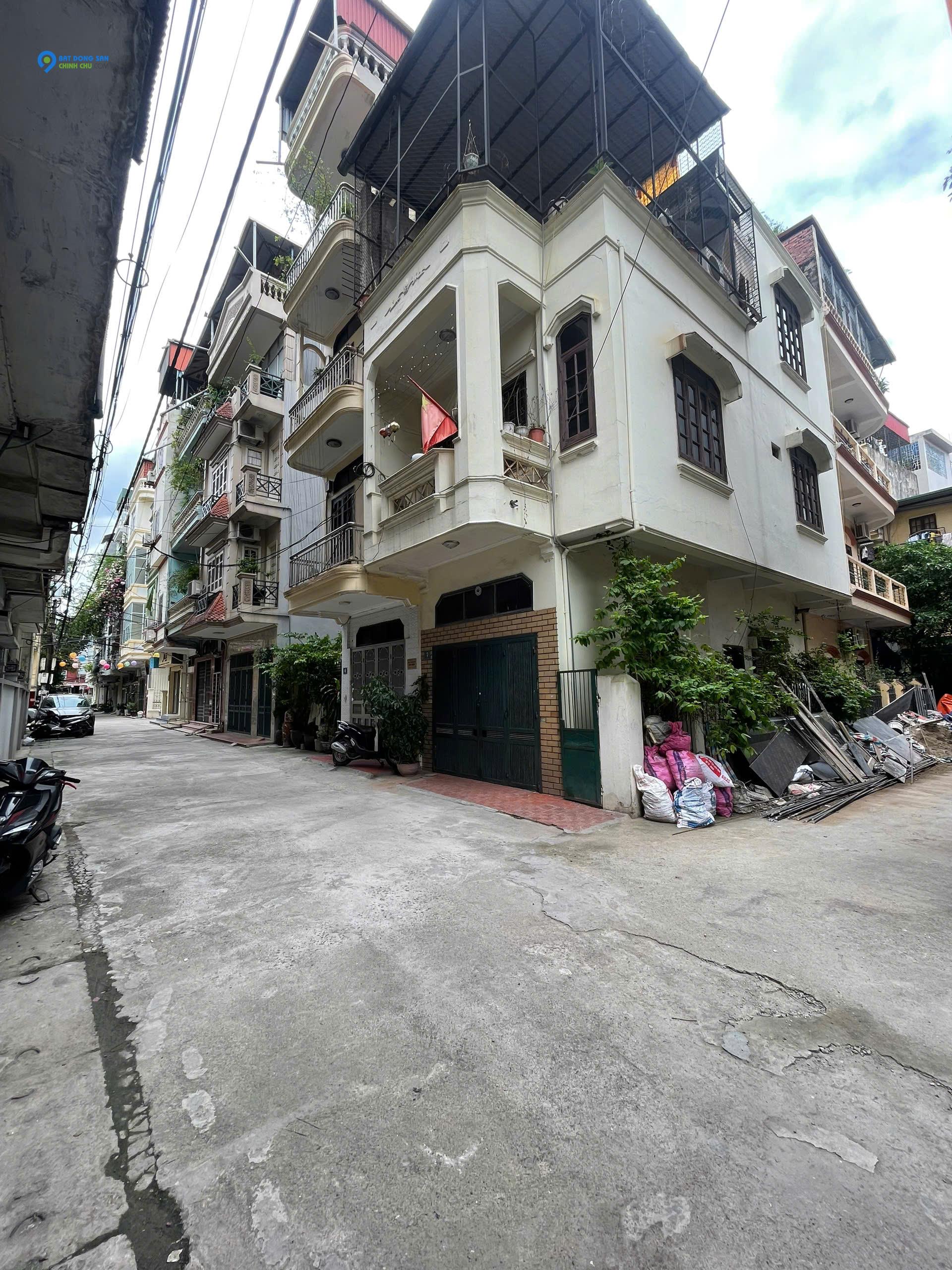 NHỈNH 10 TỶ- nhà Phân Lô MINH KHAI, Hai Bà Trưng, lô góc, Ô tô vào nhà.