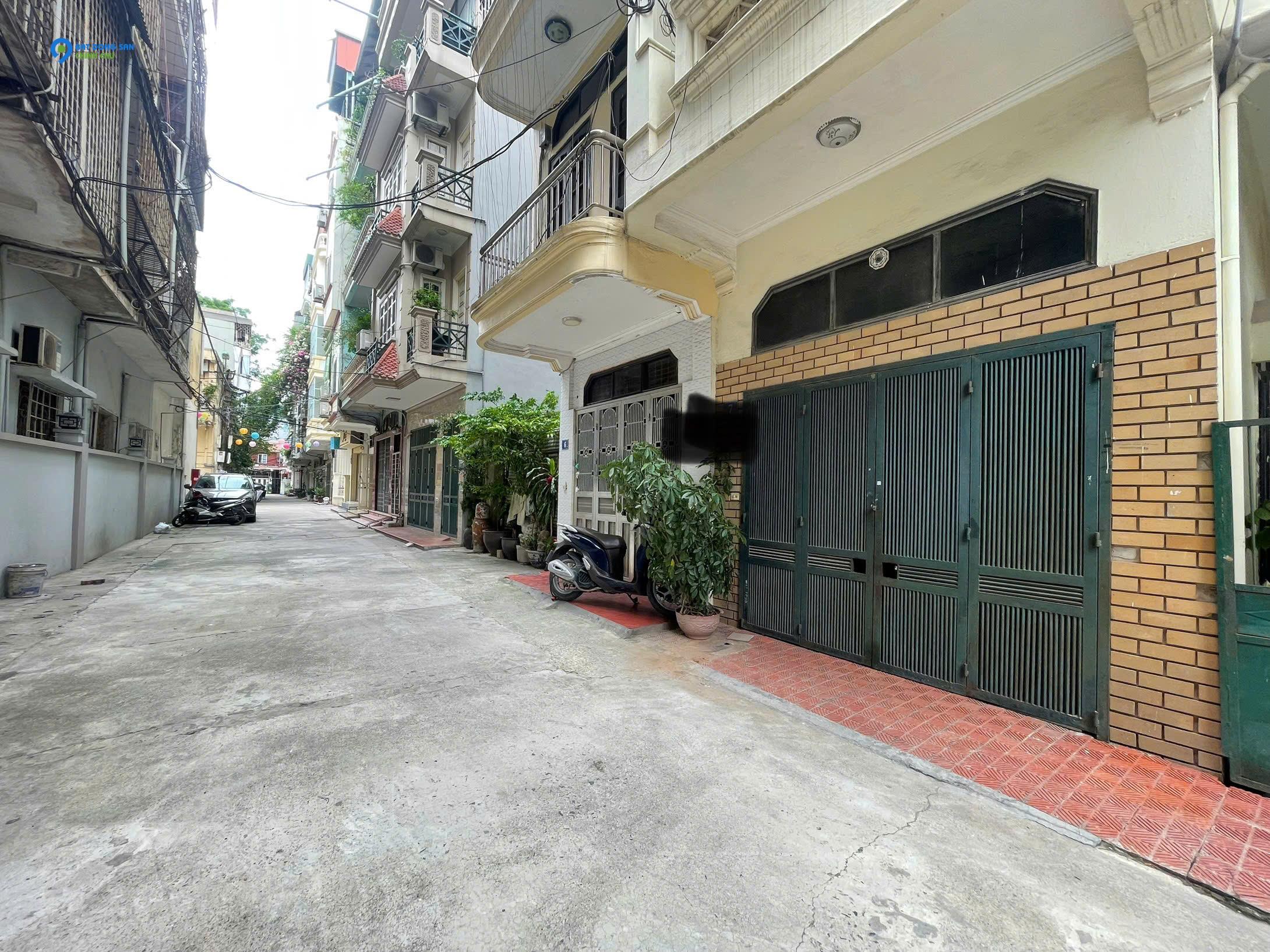 NHỈNH 10 TỶ- nhà Phân Lô MINH KHAI, Hai Bà Trưng, lô góc, Ô tô vào nhà.