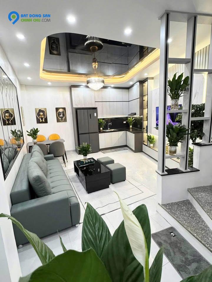 NHỈNH 5 TỶ - SIÊU PHẨM ĐỘI CẤN - BA ĐÌNH - GẦN Ô TÔ - GẦN HỒ - NGÕ THÔNG - 37M*5T - FULL NỘI THẤT.