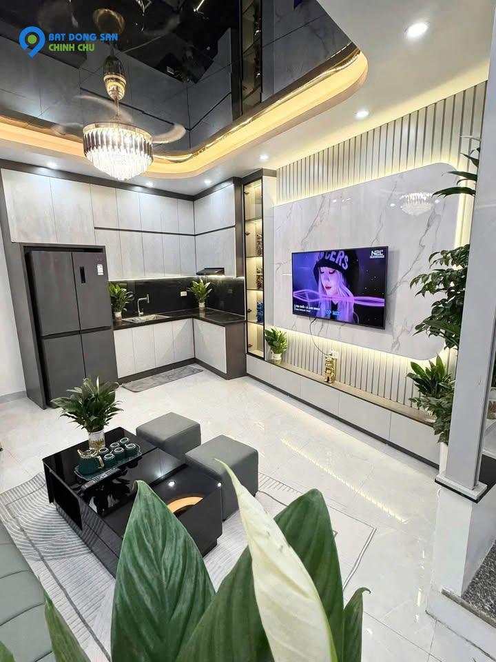 NHỈNH 5 TỶ - SIÊU PHẨM ĐỘI CẤN - BA ĐÌNH - GẦN Ô TÔ - GẦN HỒ - NGÕ THÔNG - 37M*5T - FULL NỘI THẤT.