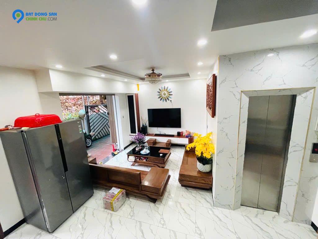 Nhà Bà Triệu Hà Trì, 40m 5 tầng thang máy hiện đại, gần phố. Giá 8 tỷ