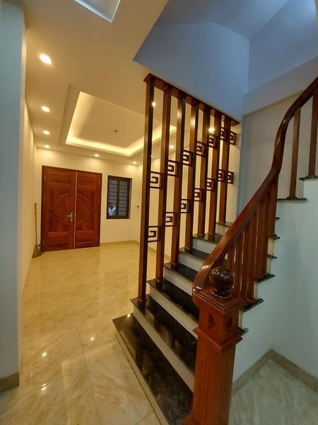 Nhà Thạch Bàn, 40m, 5 tầng, nhỉnh 2,5 tỷ