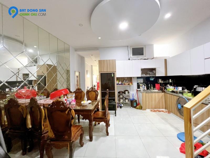 Nhà bán HXH Hoàng Hoa Thám, P6, Bình Thạnh, 130m2, nở hậu, chỉ 11tỷ900 TL