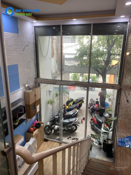 Nhà đẹp cho thuê số 2 Đặng Văn Ngữ, P. 10 Phú Nhuận. Diện tích 4x19 trệt lửng 3 lầu, Giá 43 triệu
