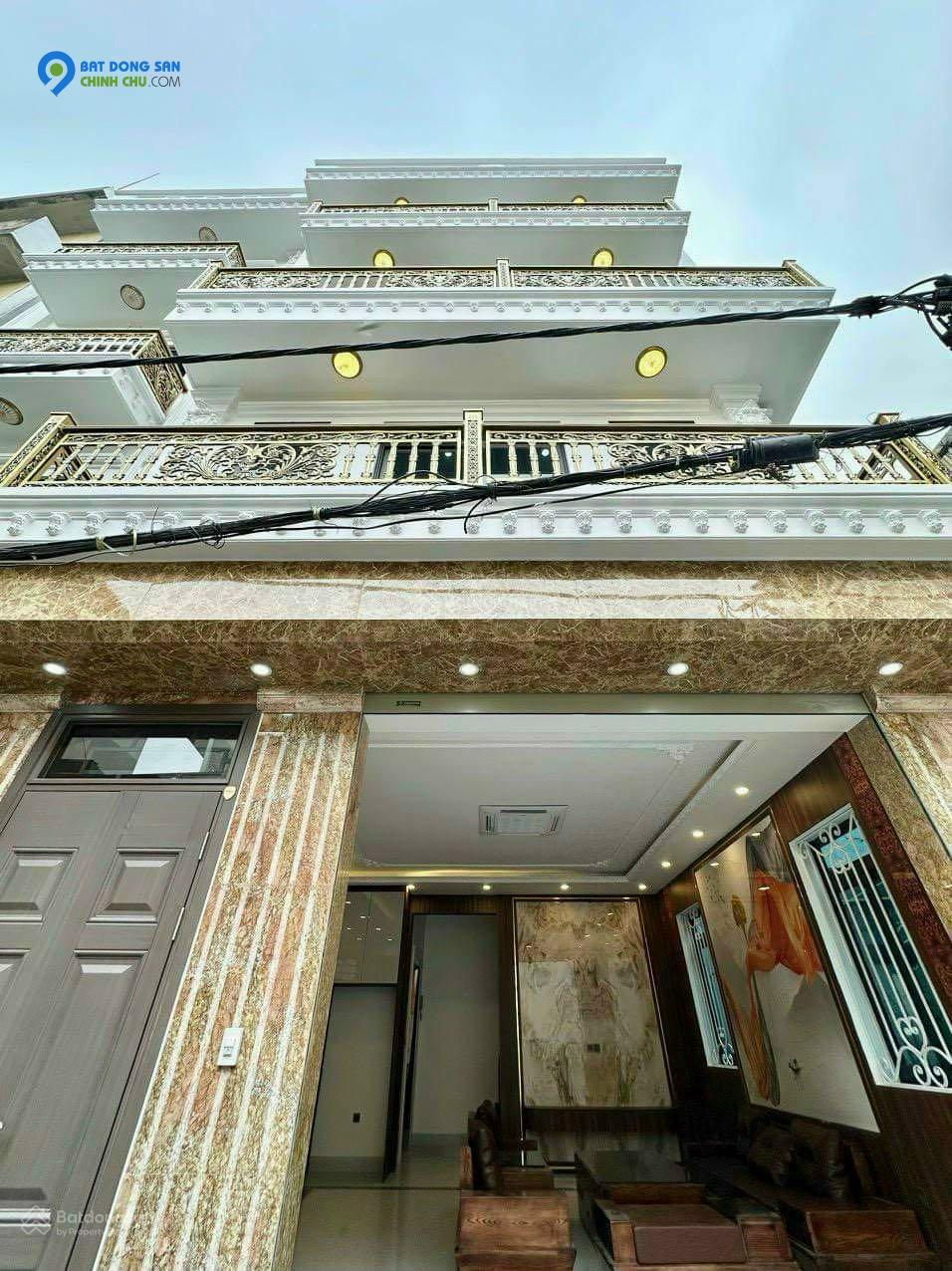 Nhà đẹp giá rẻ phố Hoa Lâm, Long Biên Hà Nội 54m2 x 5 tầng thang máy ô tô con đỗ cửa