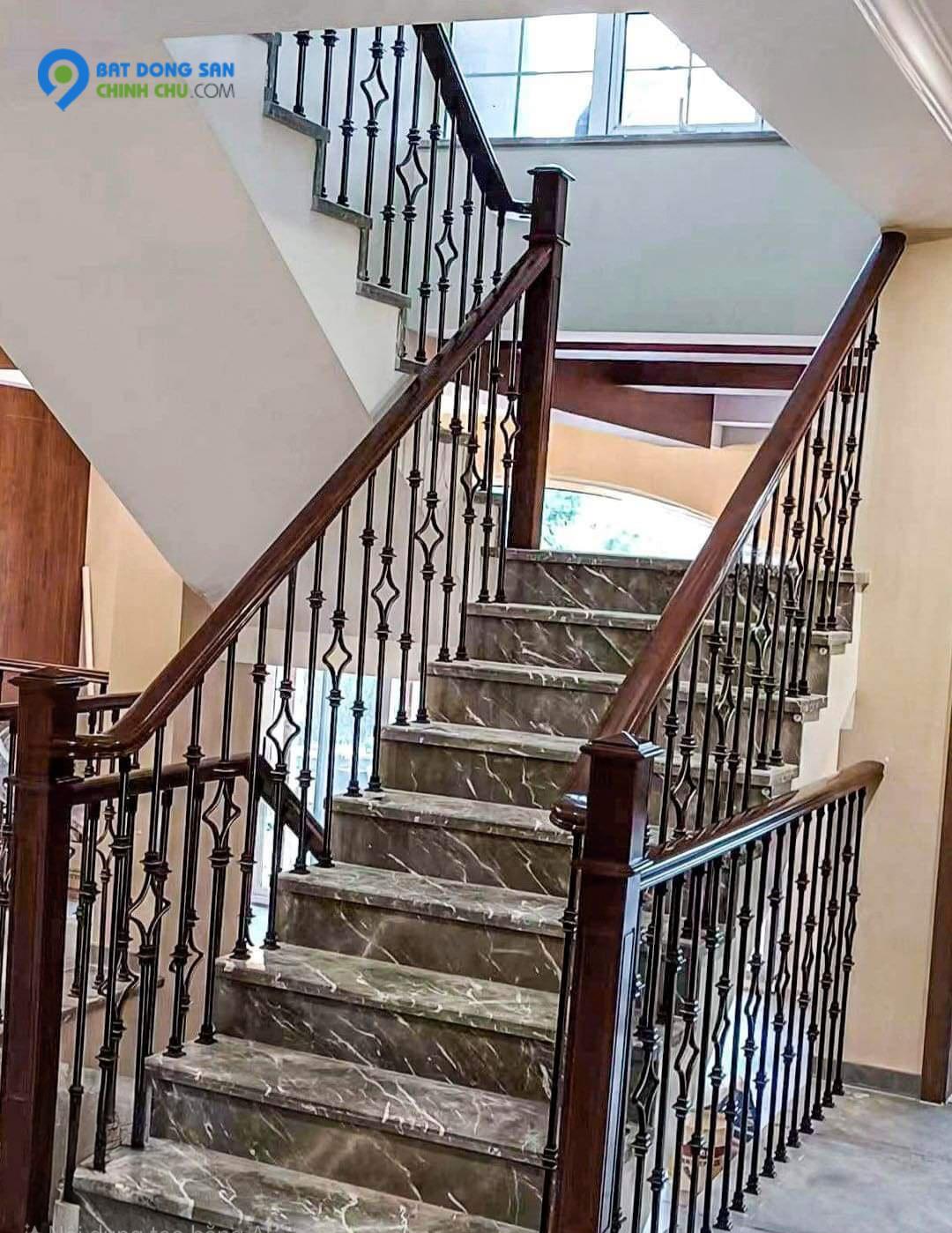 Nhà mình cho thuê Nhà hàng, VP, KD, 100m2_ 4T; vỉa hè, Lạc Trung-30 Tr