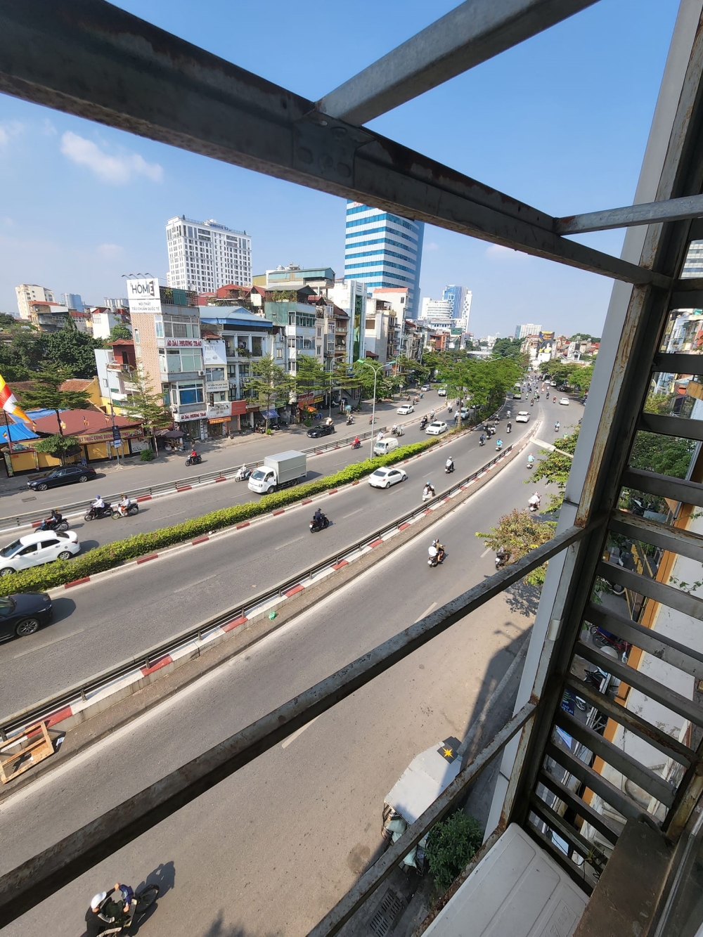 Nhỉnh 5 tỷ, mặt phố Tây Sơn, vỉa hè rộng, gần Ngã Tư Sở, kinh doanh vô địch