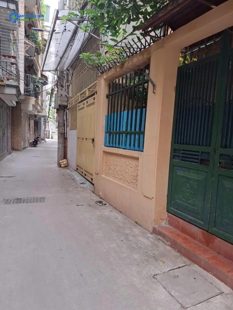 Ô TÔ ĐỖ CỬA - 3 MẶT THOÁNG - CỰC GẦN NGOẠI GIAO ĐOÀN.
