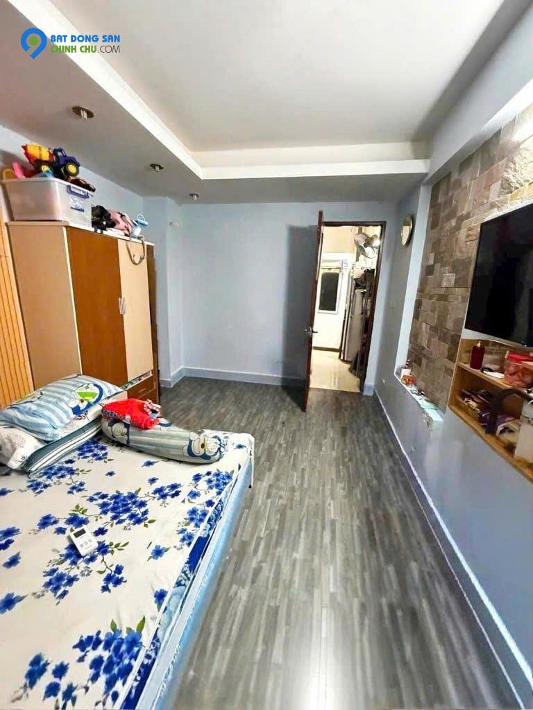 QUẬN 7 - PHƯỜNG TÂN KIỂNG. 240m2 - 7 PHÒNG - DÒNG TIỀN KHỦNG - NHỈNH 10T