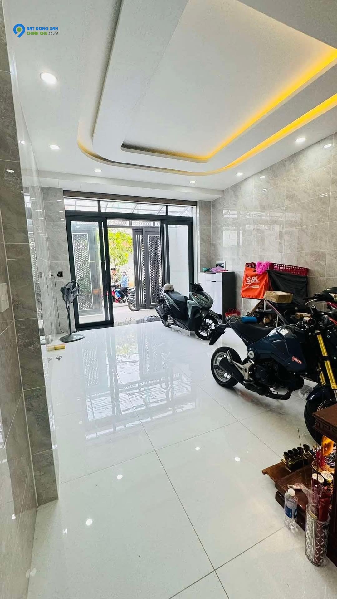 Quận 10 - ÔTÔ 7 Chỗ Chạy Thoải mái - Gần Mặt Tiền 63M2 ( 4.4 x 15) - 4 TẦNG BTCT - 4PN - Không QH - 11.99 TỶ