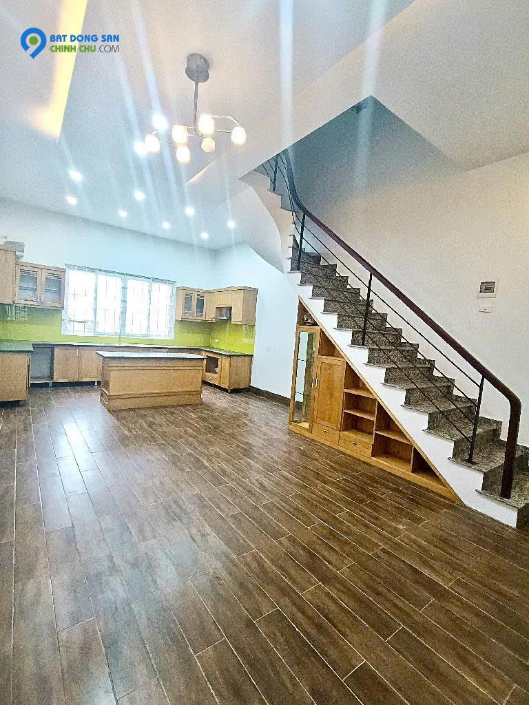 SIÊU PHẨM LẠC LONG QUÂN MỚI CỰC ĐẸP, 2 THOÁNG, DÂN XÂY Ô TÔ GẦN, BÃI XE NGAY NHÀ CHỈ 9.2 TỶ