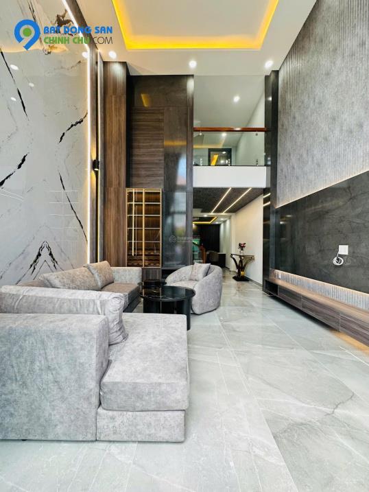 Siêu phẩm có thang máy HXH đường Dương Quảng Hàm, Phường 6, Gò Vấp, nhà full nội thất vip