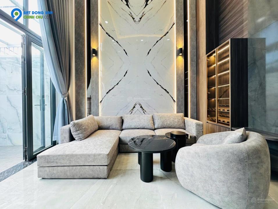 Siêu phẩm có thang máy HXH đường Dương Quảng Hàm, Phường 6, Gò Vấp, nhà full nội thất vip
