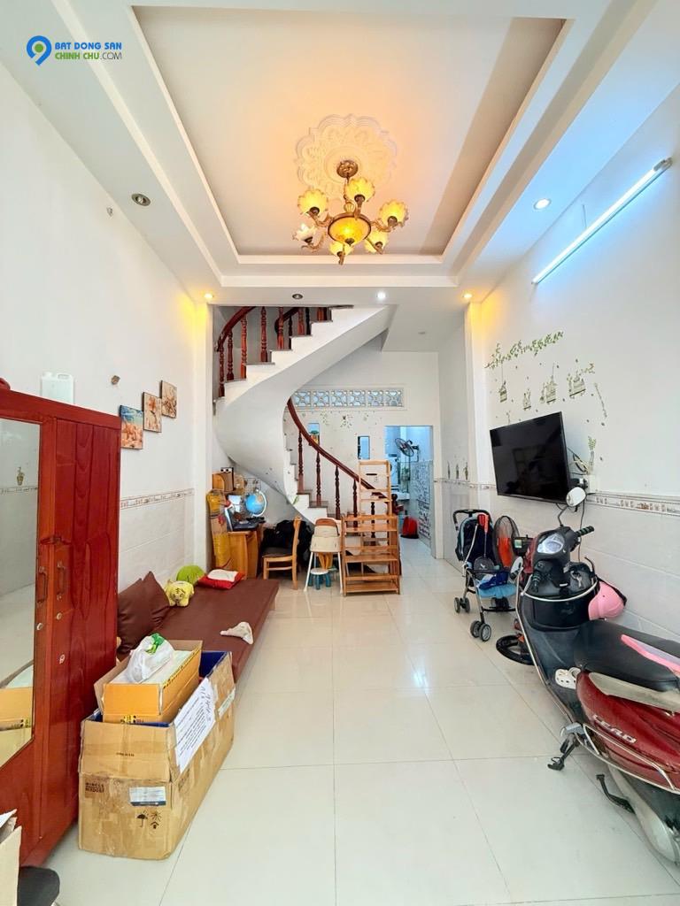 TÂN BÌNH KHU SÂN BAY, 35M2  2 TẦNG ĐÚC THẬT 2PN, SỔ A4 HOÀN CÔNG ĐỦ, TẶNG NỘI THẤT, CHÀO CHỈ 3.X TỶ TL.