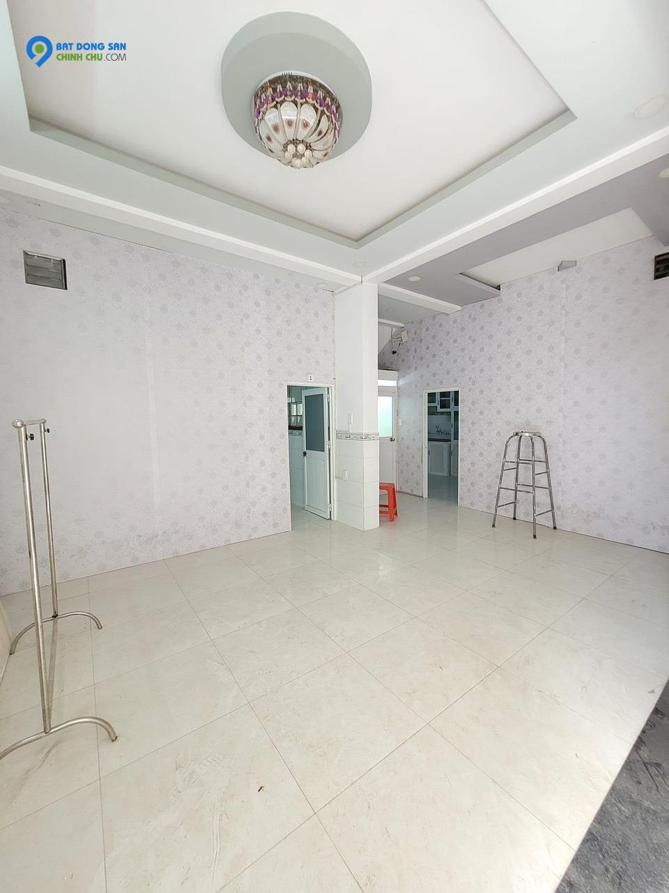 TĐ 2:Hiếm Nhà 2 tầng, 60m2,  chỉ 3,3 tỷ, HXH, Ql 13, Thủ Đức, Thương Lượng.
