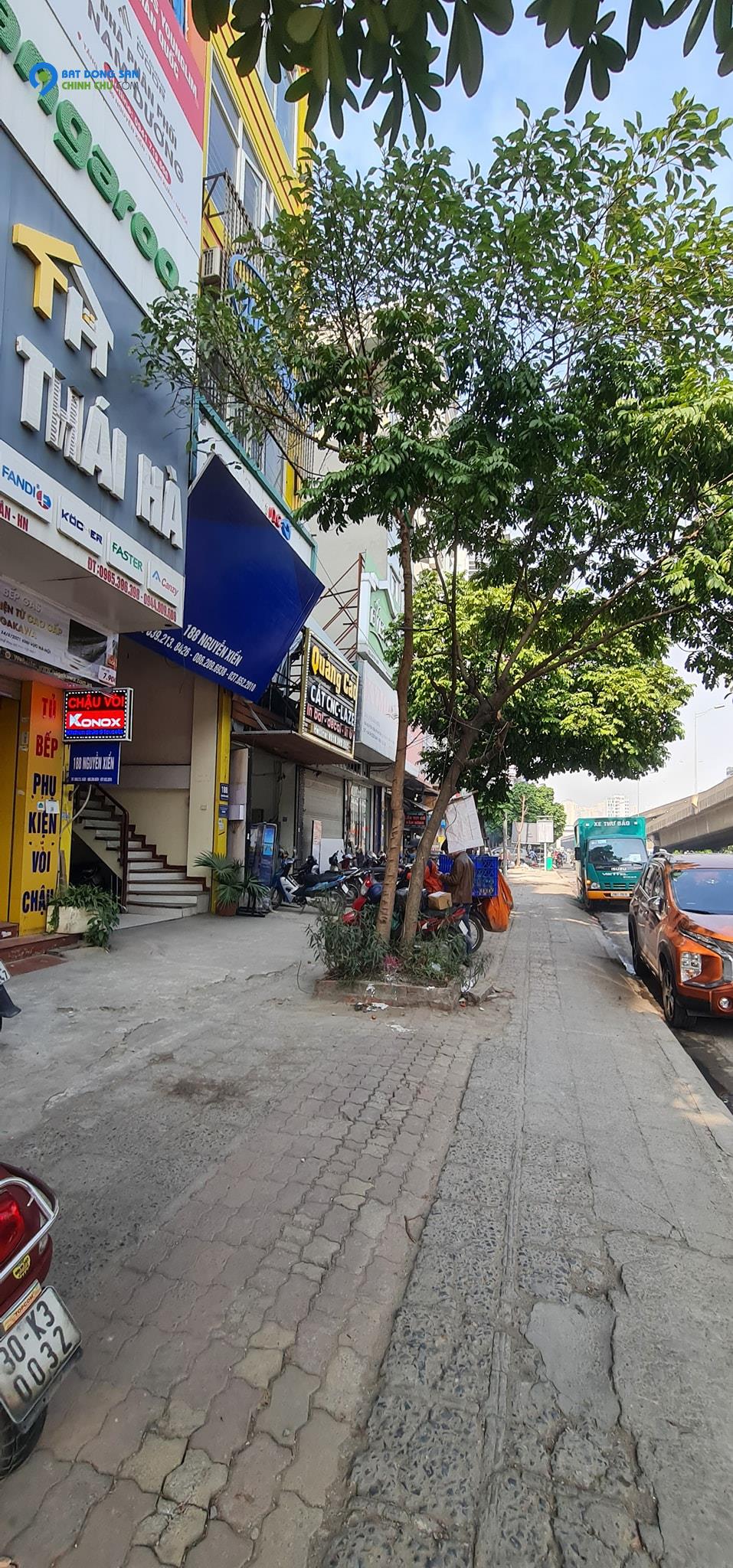 TÒA SHOPHOUSE 8 TẦNG, MẶT PHỐ  NGUYỄN XIỂN, KINH DOANH ĐỈNH, 92M MT5.2M Giá 48 tỷ