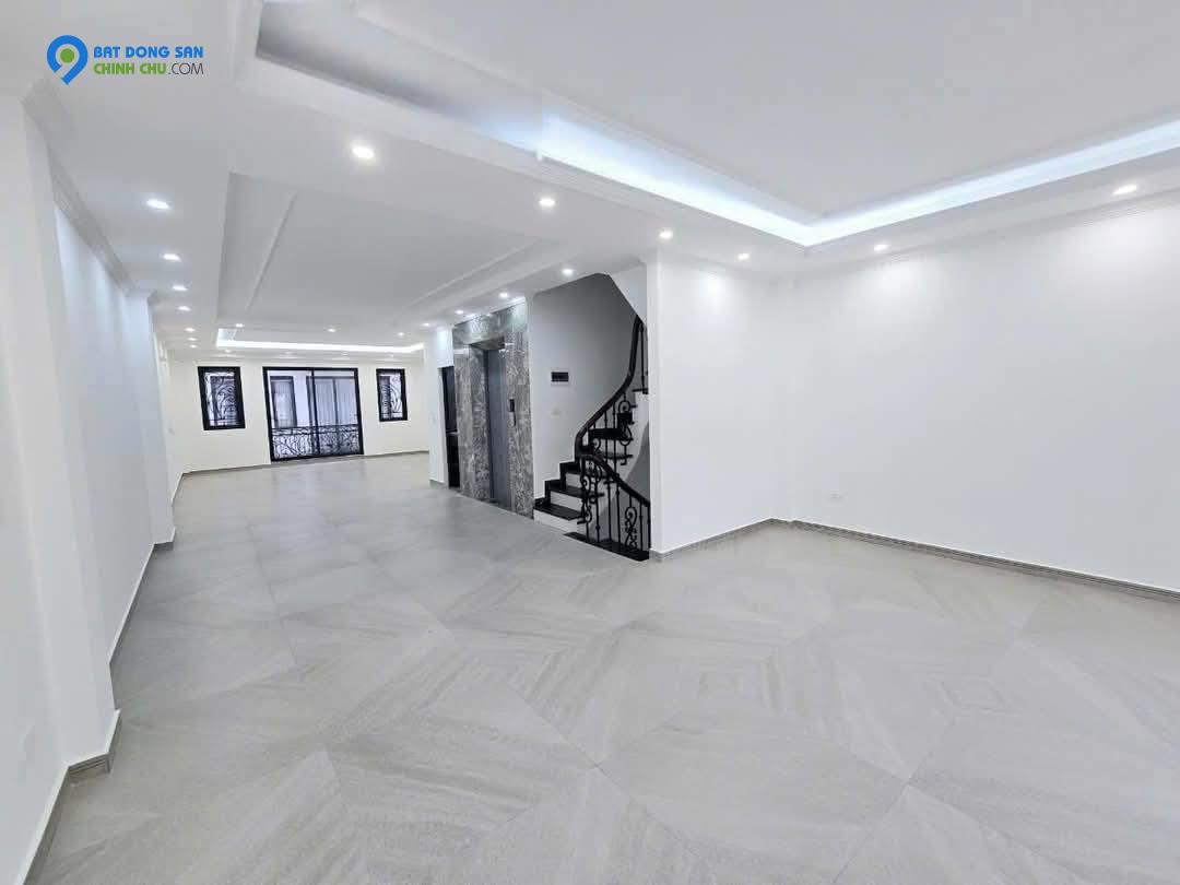 TOÀ VĂN PHÒNG KẾT HỢP NHÀ Ở ĐỈNH CAO CẦU GIẤY - GARA 2 Ô TÔ - 10M RA PHỐ - KINH DOANH - NGÕ THÔNG - PHÂN LÔ VIP - KHU HIẾM NHÀ BÁN