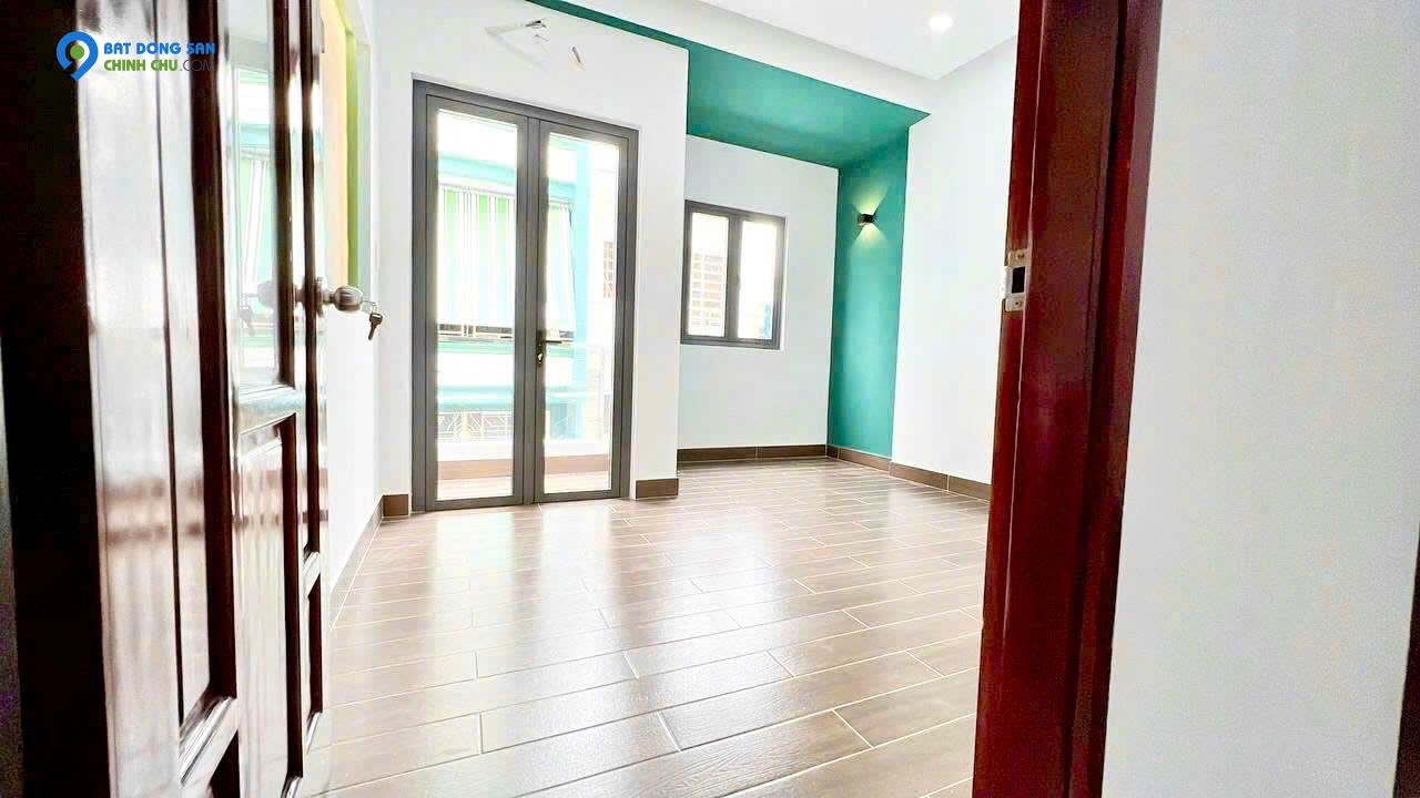 Thuê nguyên căn hẻm xe hơi Q10- Ngang hơn 4m, mới tinh 4 tầng suốt: 20 Triệu. Mr Vũ : 0933910039