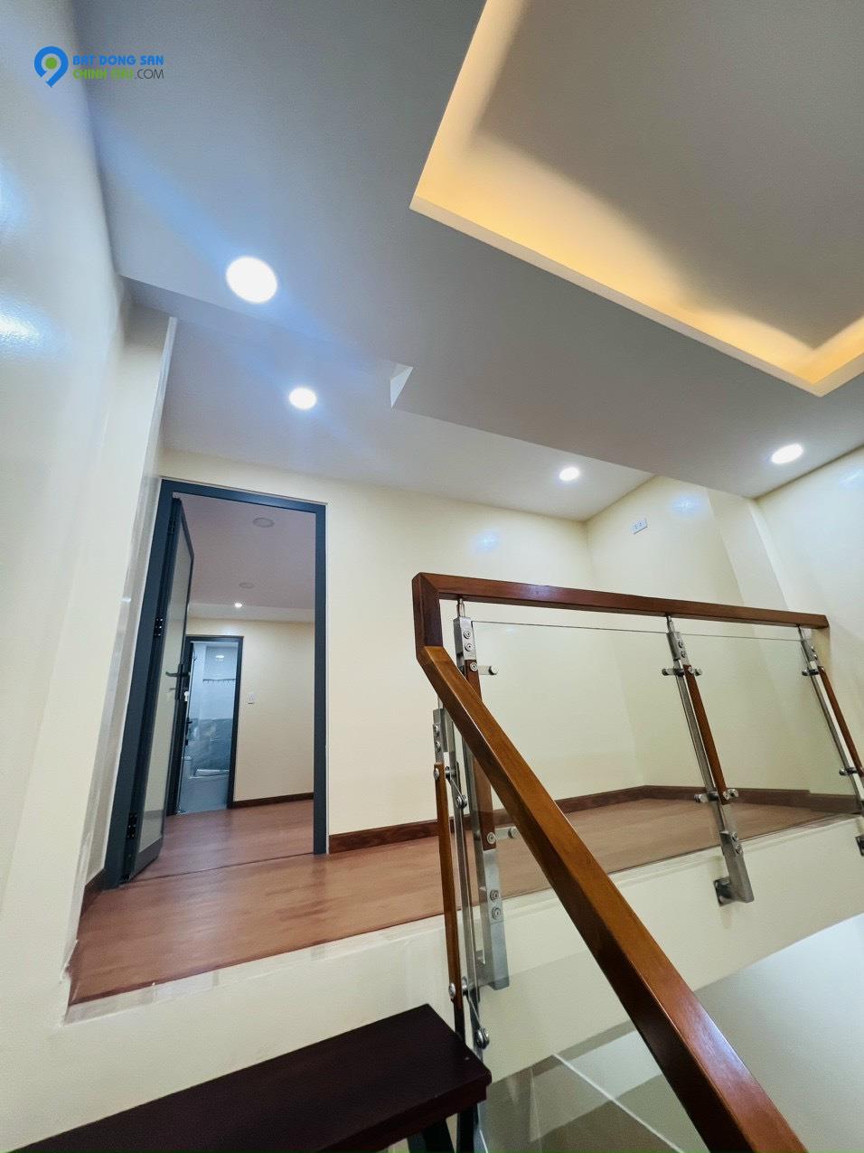 Tôi chính chủ  bán nhà Mới xây  , 2 tầng, DTCN: 46m2, DTSD: 68m2, Q.Tân Phú . Giá chỉ: 3,19 tỷ