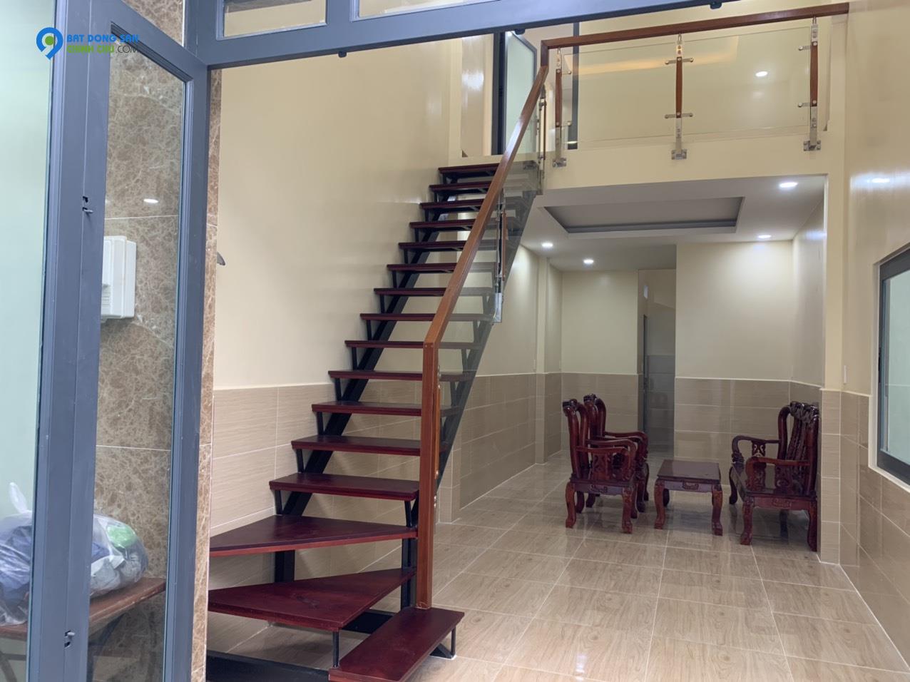 Tôi chính chủ kẹt bán nhà 2 tầng giá siêu rẻ hơn Chung Cư , DTCN: 46m2, DTSD: 68m2, Q.Tân Phú . Giá chỉ: 3,19 Tỷ