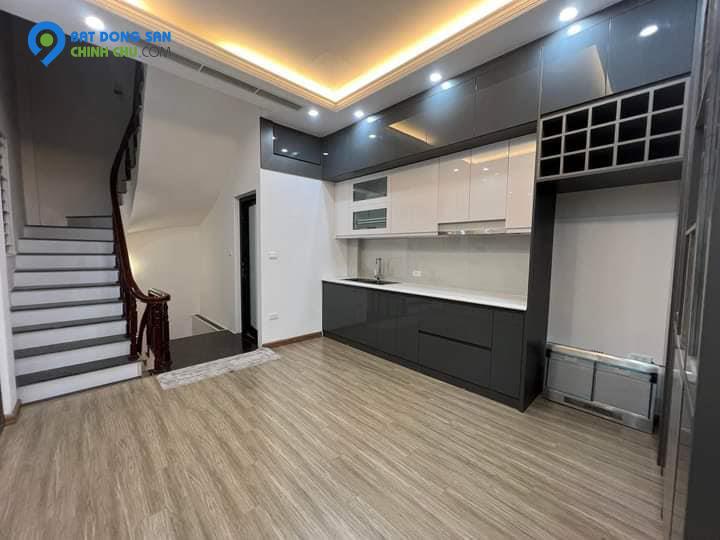 hot hot ,hoàng vân thái,thanh xuân,45 m2 5 tấng,nhà phân lô,kinh doanh tốt,đường rộng o to tránh, gíá 11,8 tỷ.