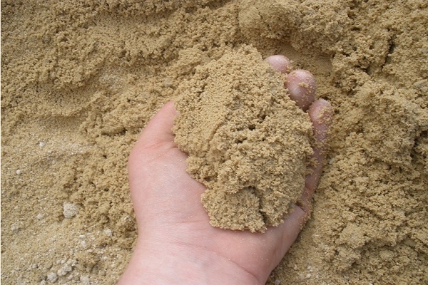 Điều kiện để sử dụng vật liệu cát tự nhiên, cát nghiền trong xây dựng?
